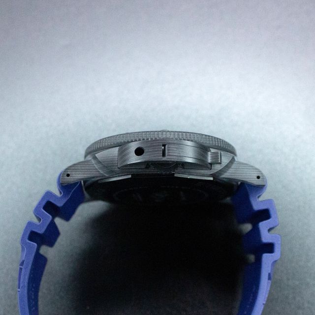 Panerai Submersible QuarantaQuattro PAM01232 Image 2